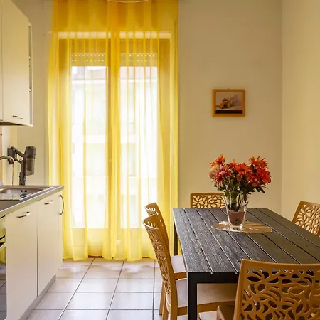 Lake-near Historic Center Apartament *