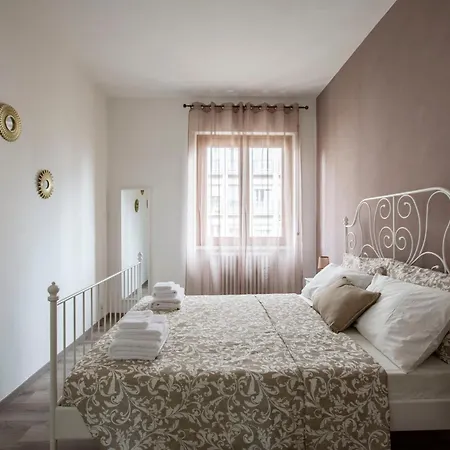 Lake Como Spacious Apartment - Center, Lake & Station 10 Min