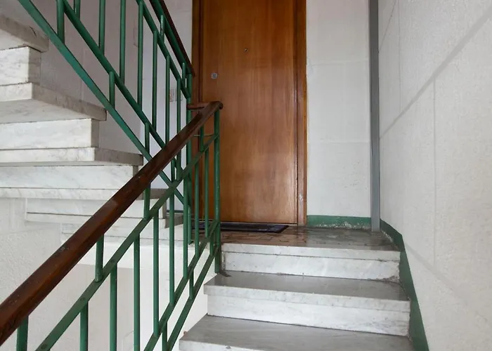 아파트 Spacious - Near Historic Center And