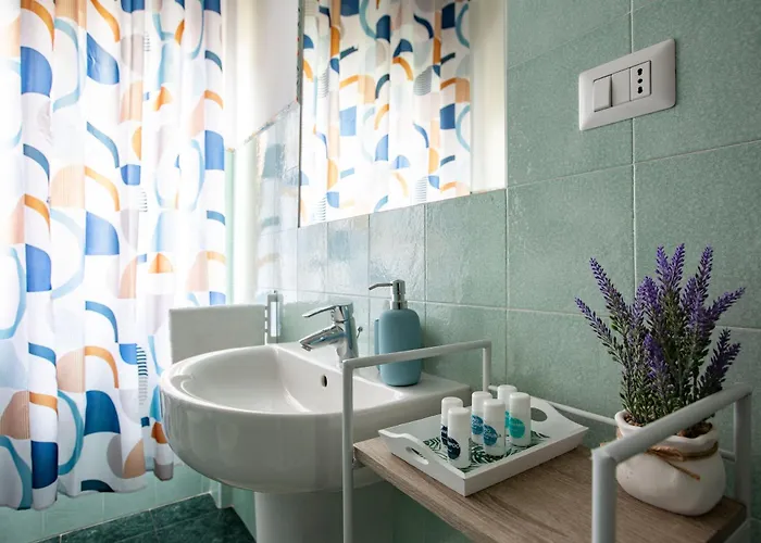 Lake, Spacious And Near Historic Center - Pet Friendly *