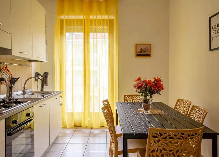 Lake, Spacious And Near Historic Center - Pet Friendly Apartment *