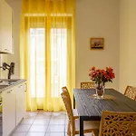Spacious - Center, & Station 10 Min شقة *